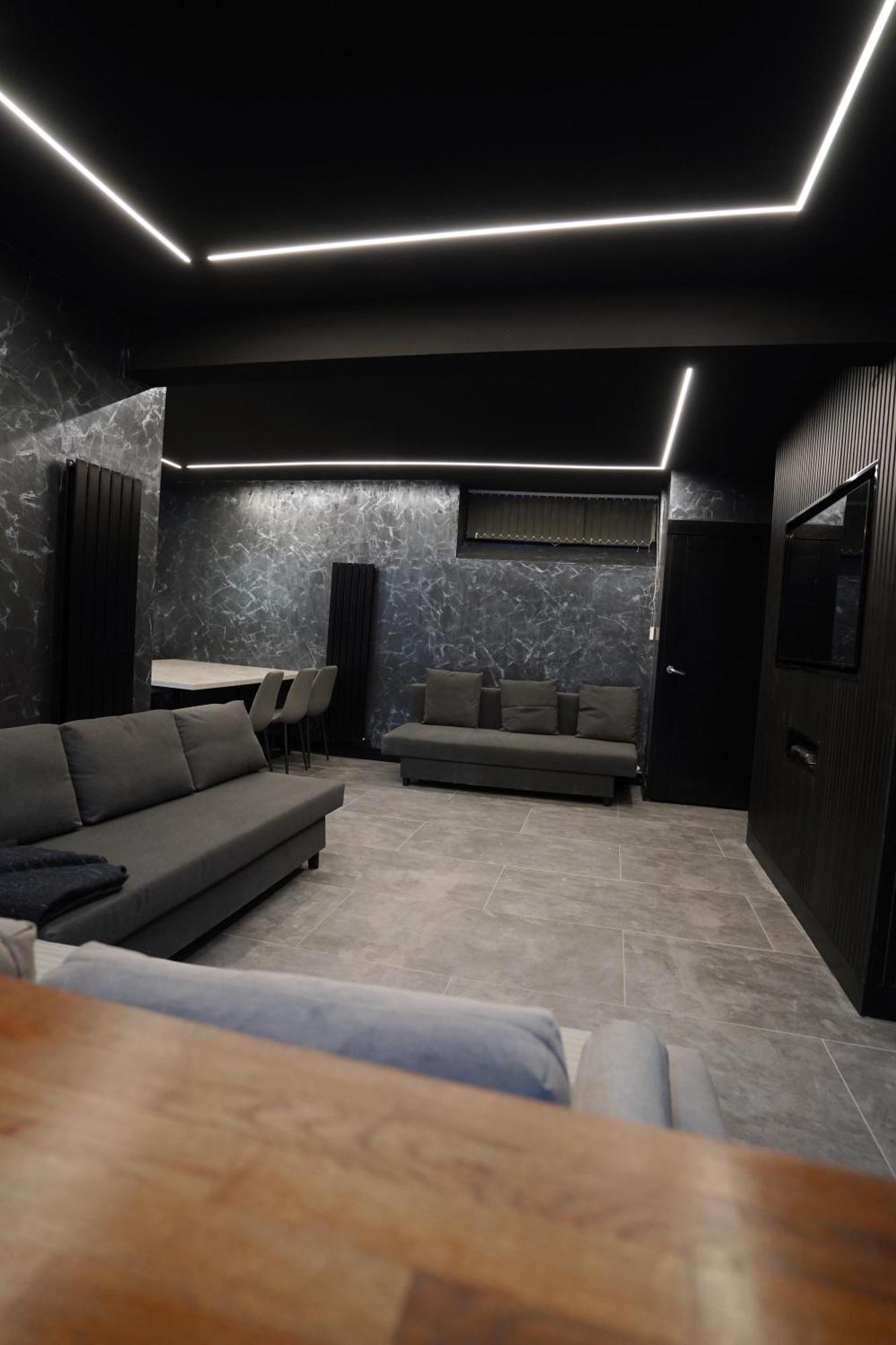Nero Suite Sleeps Fourteen Manchester Exterior photo